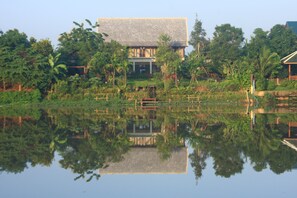 4 Bedroom Villa in Chiangmai with Pool.