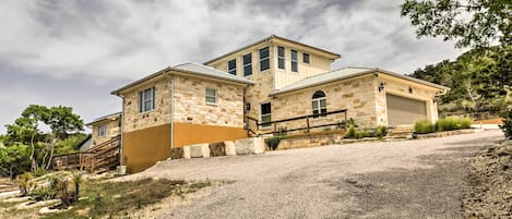 Wimberley Vacation Rental | 3BR | 3.5BA | 2,700 Sq Ft | Stairs Required