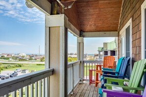  SL305: Look Out - The Landings at Sugar Creek | Private Balcony