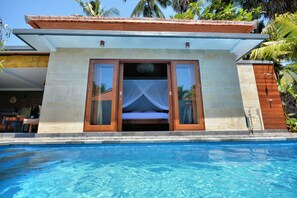 Private Pool Villa at Air Sanih