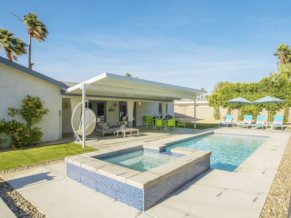 Pool - Spa - Shaded Living Pavilion