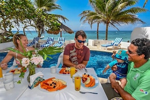 Exterior dining - Casa Salvaje Aventuras Akumal beach Mexico vacation rental
