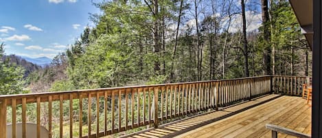 Gatlinburg Vacation Rental | 3BR | 2BA | 1,150 Sq Ft | Stairs Required