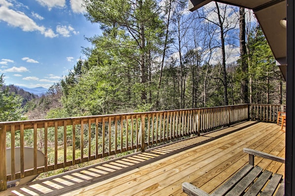 Gatlinburg Vacation Rental | 3BR | 2BA | 1,150 Sq Ft | Stairs Required