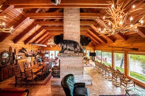 The Royal Stag Lodge - Great Room