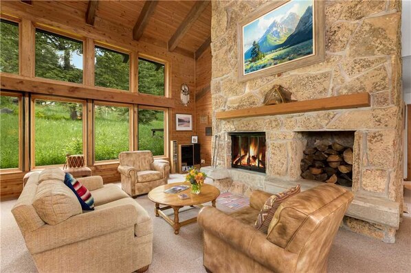 Living Room w/ Wood Fireplace