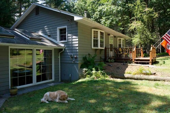 Clear Creek Cottage exterior view