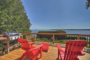 Furnished Deck | Gas Grill
