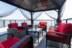 Comfy Seating, Netted Gazebo and JUMPING DOCK!
