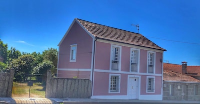 Casa Buena Localizacion para Familias con Mascotas y con Jardin muy Amplio