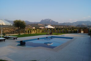 Mountain (south) view, with "five fingers mount in the backdrop