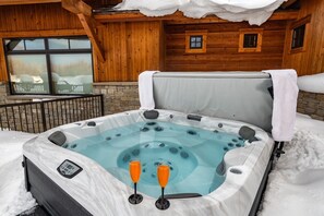 9-person jacuzzi looking south