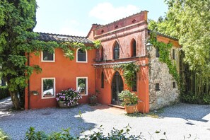 Persefone house