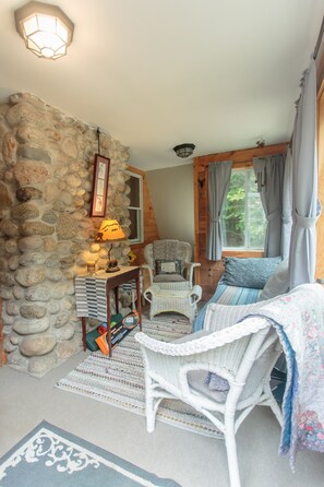 Entryway screened in porch / extra sleep area get for kids..