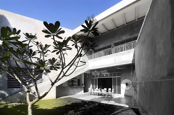 Courtyard, Gallery Residence