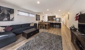 Loungeroom
