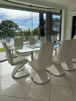 Dining with uninterrupted views