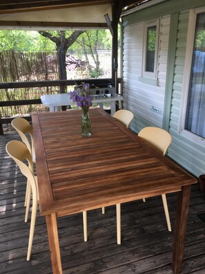 Outdoor dining