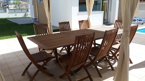 Outdoor dining