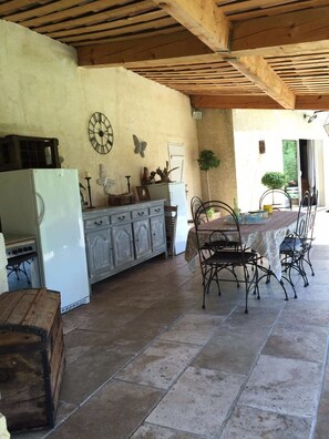 Outdoor dining