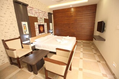 Elegant Furniture,Cozy stay @ Madurai