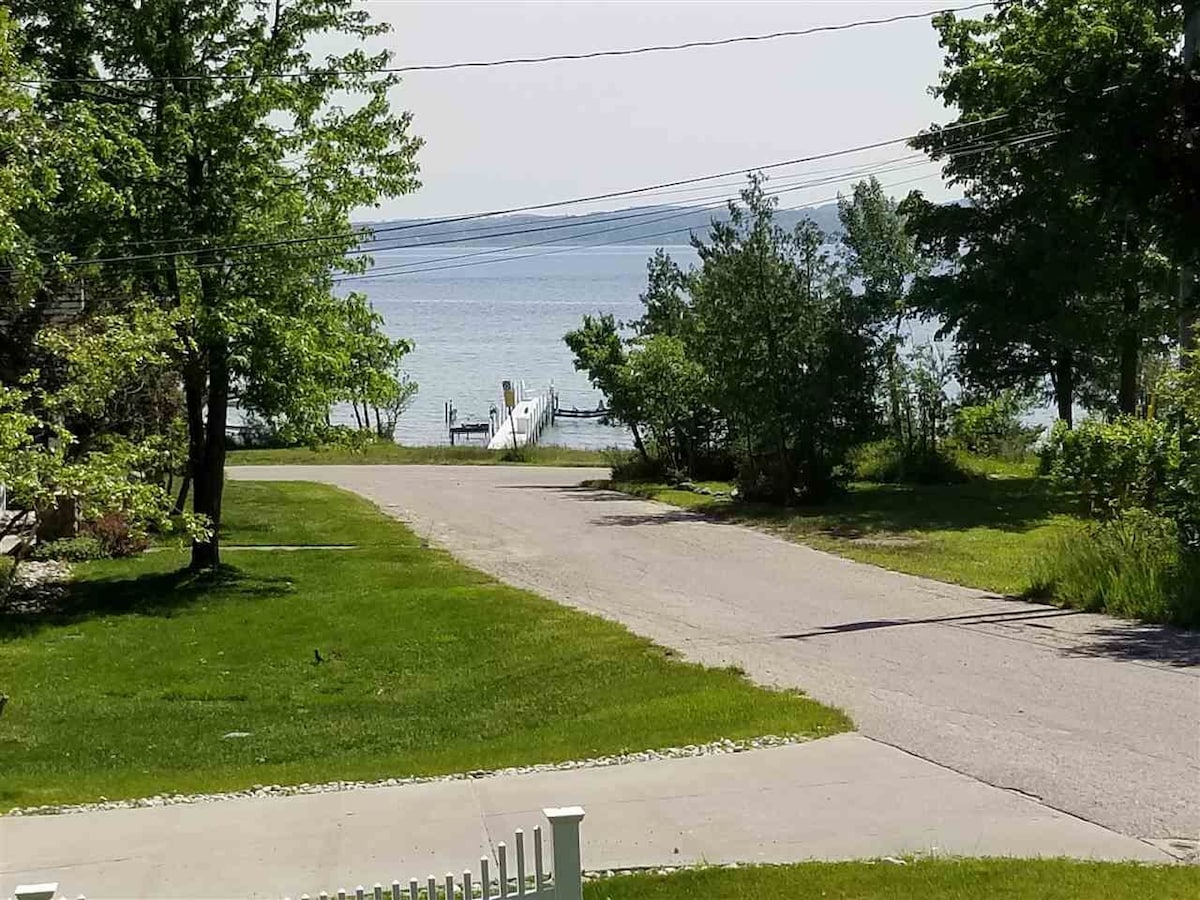 Life Is Always Better At Lake Life Charlevoix – Golf Cart Included!