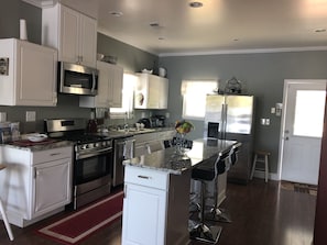 kitchen with bar seating for 6