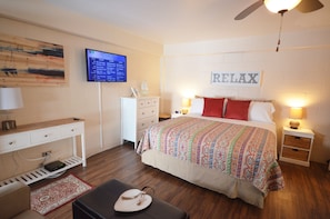 New King bed w/ linens (October 2016)