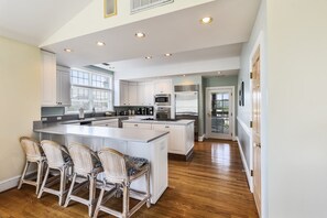 Kitchen Peninsula Seating