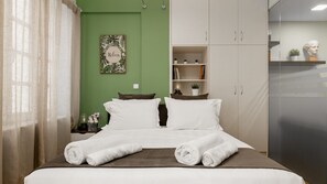 King Size Double Bedroom , 200 cm x 180 cm