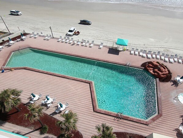 Large ocean front pool