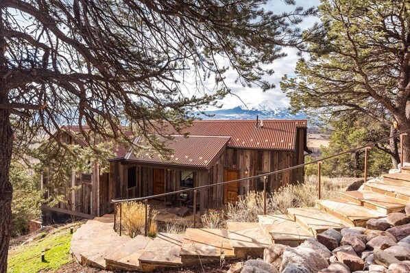 The Sopris Sundeck: unbelievable views and luxury finishes. The perfect place to explore the Roaring Fork Valley!