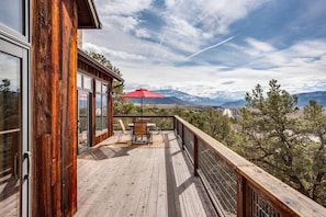 Expansive deck overlooking the whole valley! You are right near Highway 82 for quick access to Aspen, Basalt, Carbondale, and Glenwood Springs.