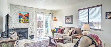 Albuquerque Vacation Rental Townhome | 2BR | 2BA | Step-Free Access