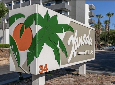 Xanadu 6C, 1 Bedroom, Large Pool, Tennis, Walk to Beach( Condo)