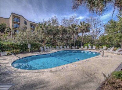 Xanadu 6C, 1 Bedroom, Large Pool, Tennis, Walk to Beach( Condo)