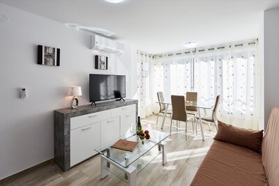 Deluxe Apartment in Benidorm, 3 min walking from the beach, 2 bedrooms