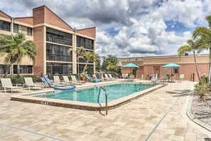 Community Amenities | Heated Pool Access