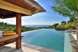 3 Bedroom Paradise With Amazing Views!