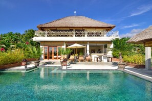 3 Bedroom Paradise With Amazing Views!