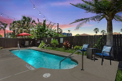 ❤ ★ Beach Oasis with Pool & Parking★❤