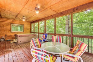 Screened Porch | Hot Tub