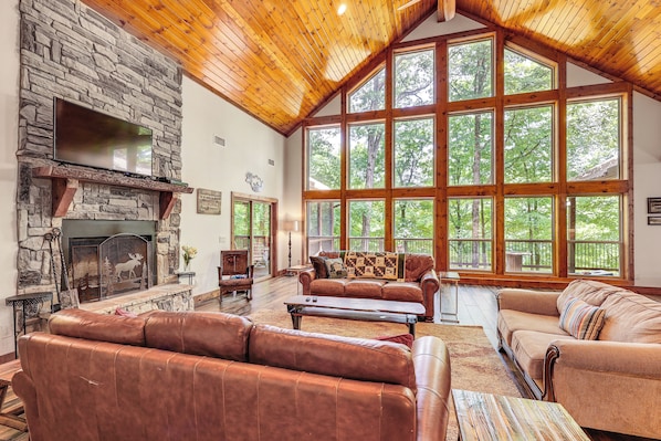 Broken Bow Vacation Rental | 4BR | 4.5BA | 3,700 Sq Ft | Ramp Access