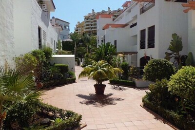 Very Spacious 2 Bedroom Apartment in a Complex with 3 pools