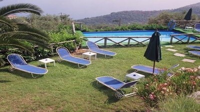 Casa Assuma (D) a pretty independent apartment with shared pool in Amalf Coasti