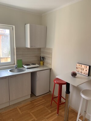Studio kitchen 