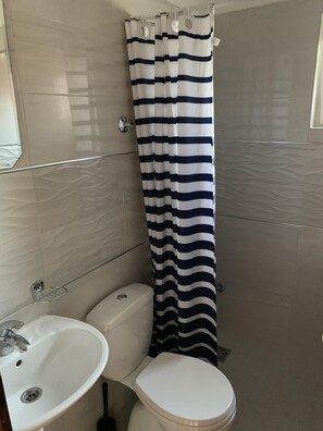 Studio bathroom 