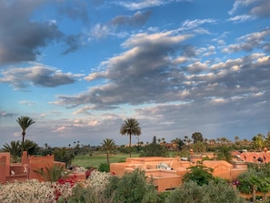 Vue panoramique sur le Golf depuis le toit de la terrasse