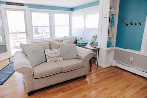 Living Room (Ocean Front)