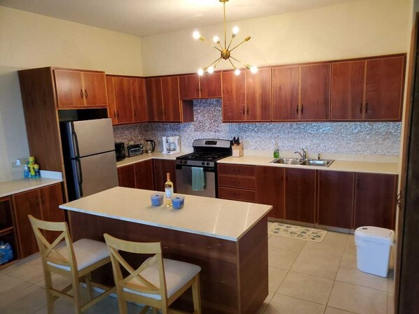 Fully equipped kitchen for you and the family to prepare delicious meals.